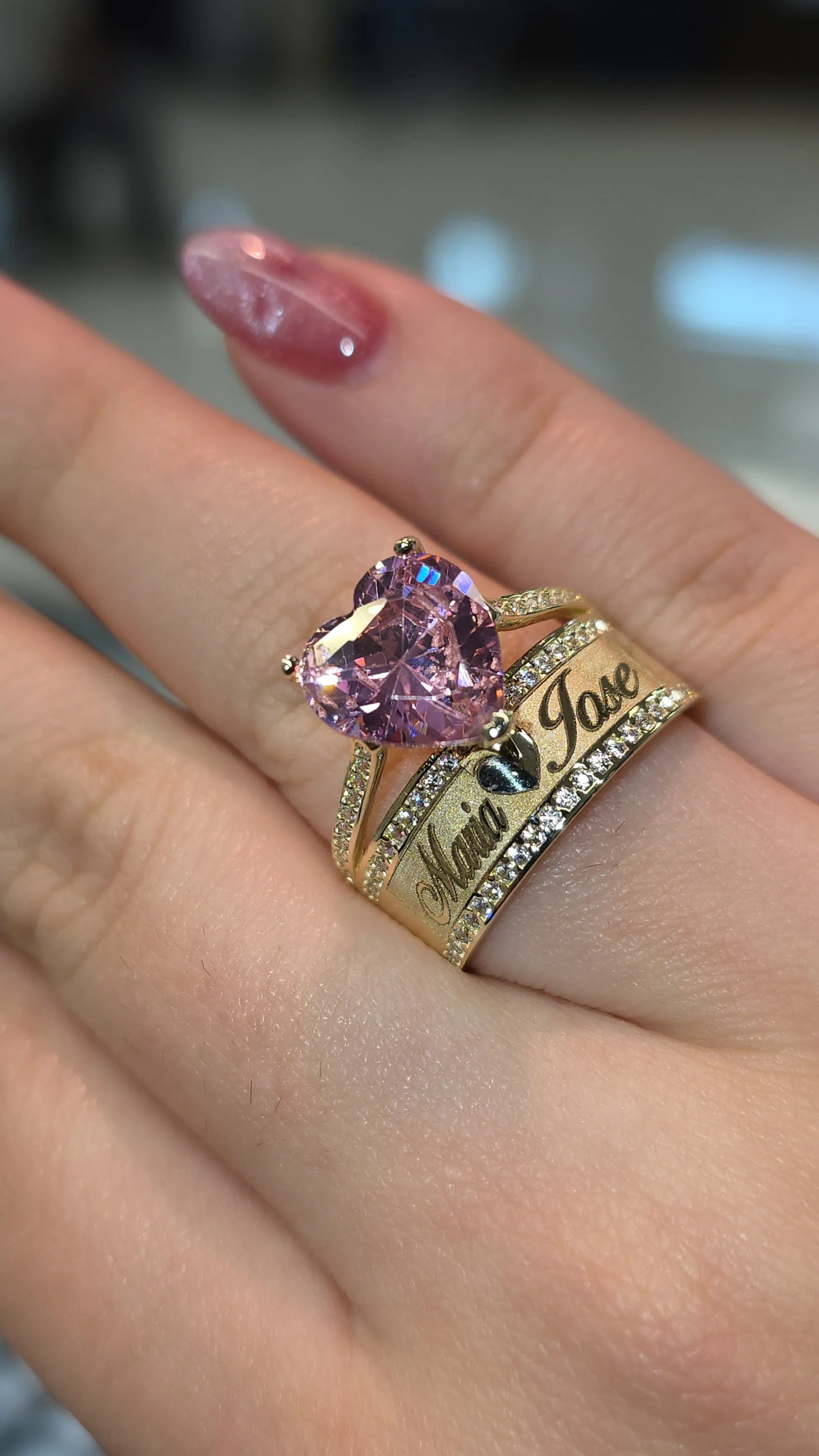 Exquisite Gold, Unbeatable Texas Prices